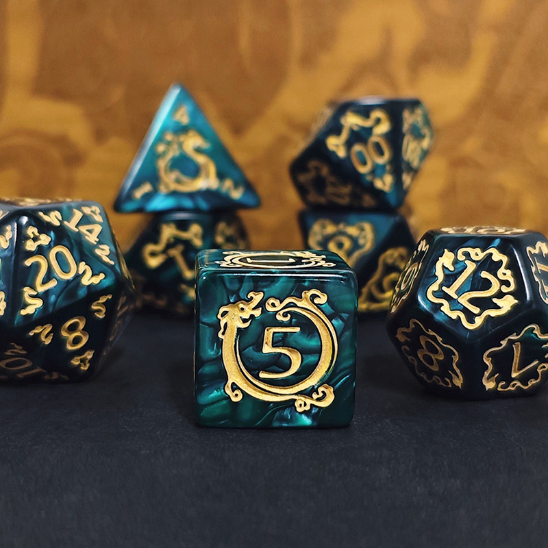 مجموعة من 7 قطع من مكعبات النر - مراجعة Board Game Dungeons And Dragons وسعره